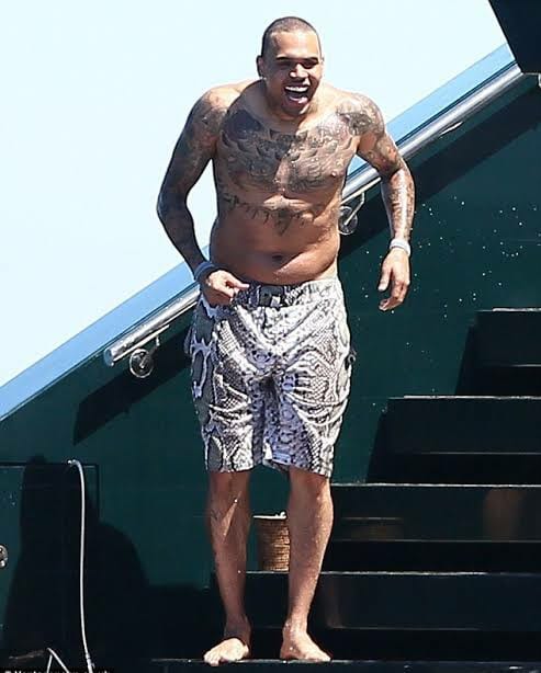 Chris Brown shares his body transformation pictures 