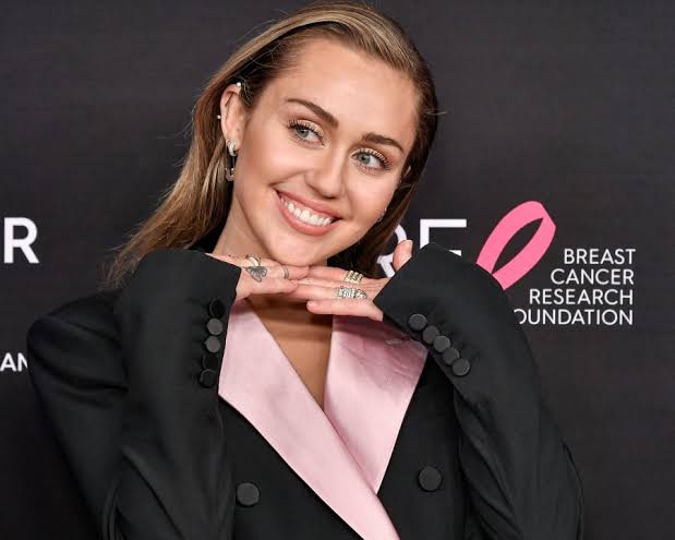 Miley Cyrus Shuts Critics 
