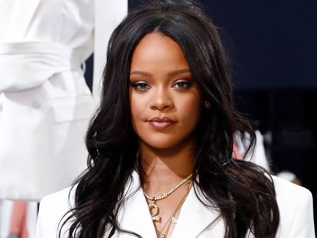Rihanna Goes On Starvation Diet, Loses Weight Drastically