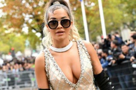 Rita Ora Goes Fully Nude & Covers Private Part With Strawberries