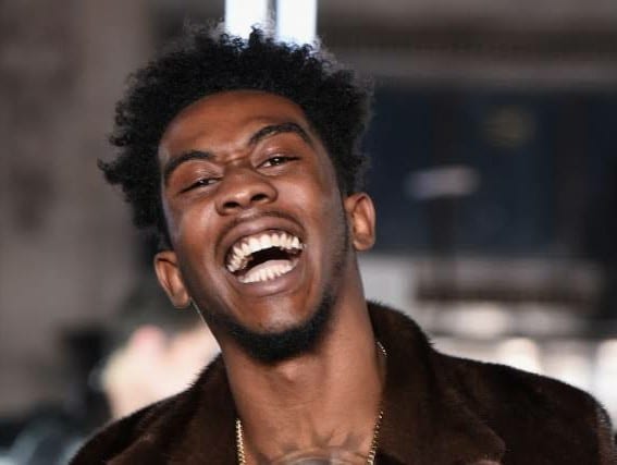 Desiigner Hilariously Falls Off Stage While Performing 