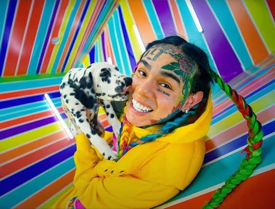 6ix9ine Reportedly Signs Management Deal With Roc Nation 