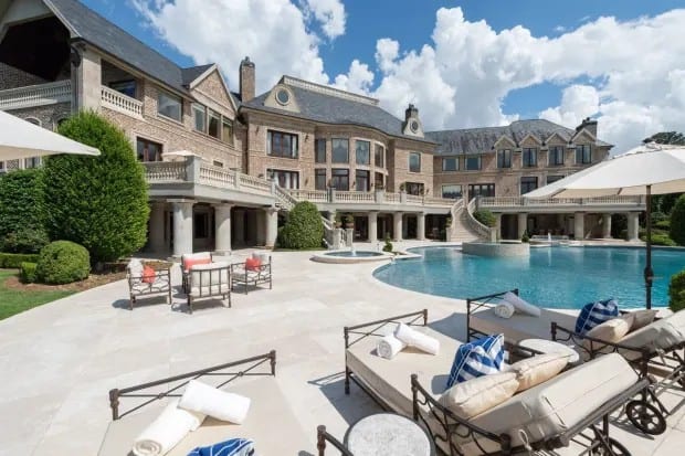 Steve Harvey Buys Largest Mansion In Atlanta - 35,000 Feet With Heliport