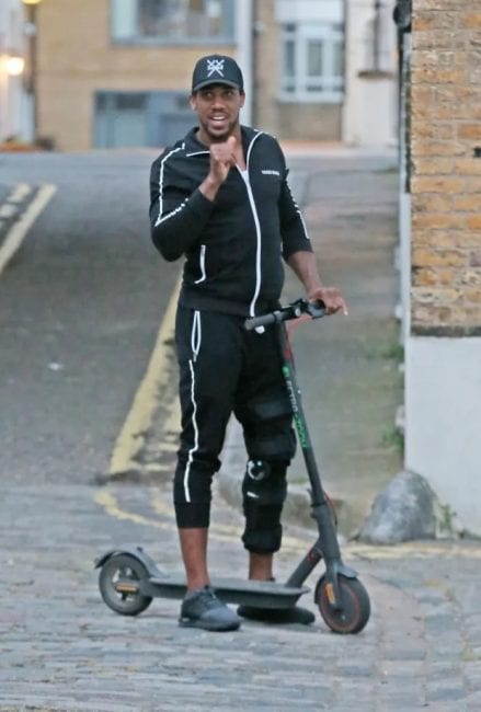 Boxing Heavyweight Champ Anthony Joshua Appears To Suffer From Leg Injury
