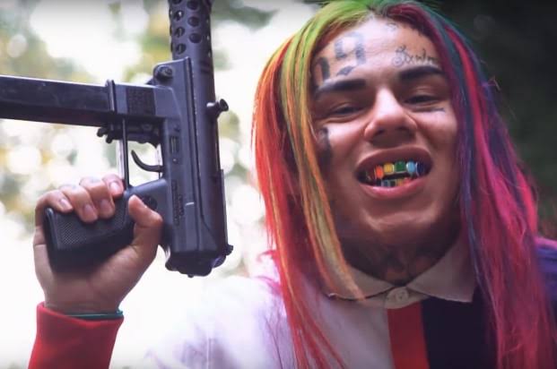 Treyway Goon Shoves 6ix9ine Security Around After They Snatched His Phone 