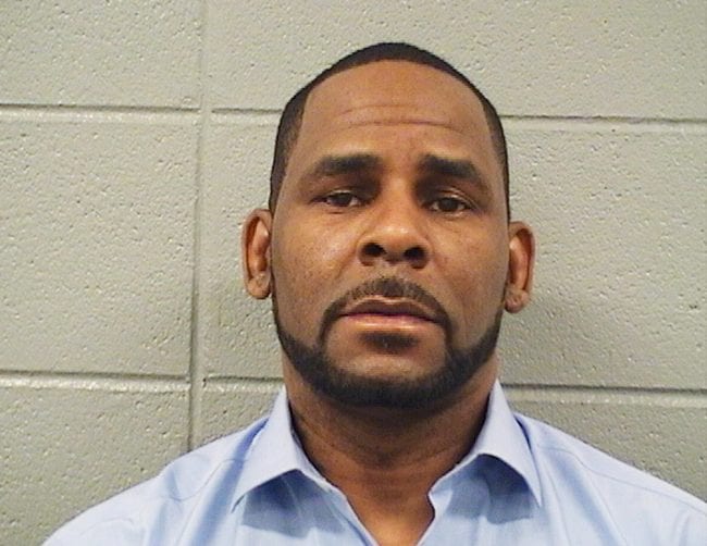 Inmate Tried To Stab R Kelly To Death With A Pen During Jail Beatdown 