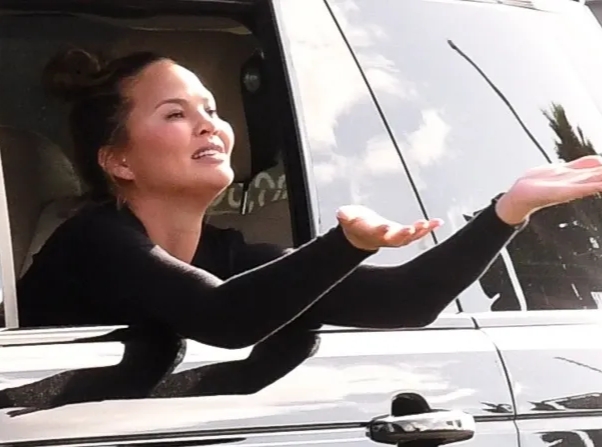 New Pics Of Chrissy Teigen Suggests She Has Botched Facelift