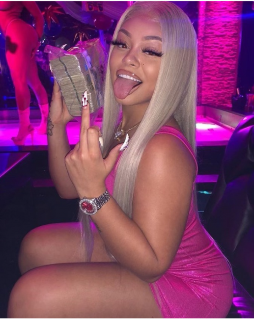 Mulatto Speaks Out After Fans Drag Her Over 'Dirty Feet' 