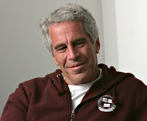 Pedophile Jeffrey Epstein Is Reportedly Alive & Walking Around Freely In New Mexico