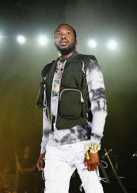 Meek Mill Saw Some Kids Selling Water & He Gave Them $20 To Split