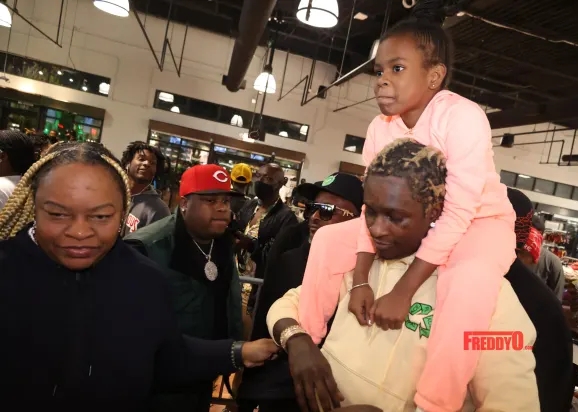 Young Thug Drops $25K In Sneaker Store; Buys Entire Crowd A Pair Of Jordans