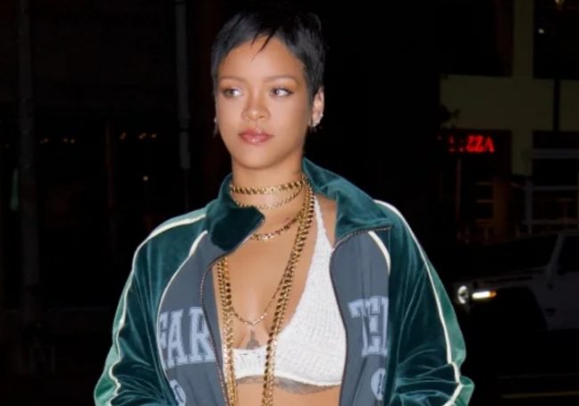 Rihanna Cuts Her Hair, Spotted Rocking Short Hair Again - Pics