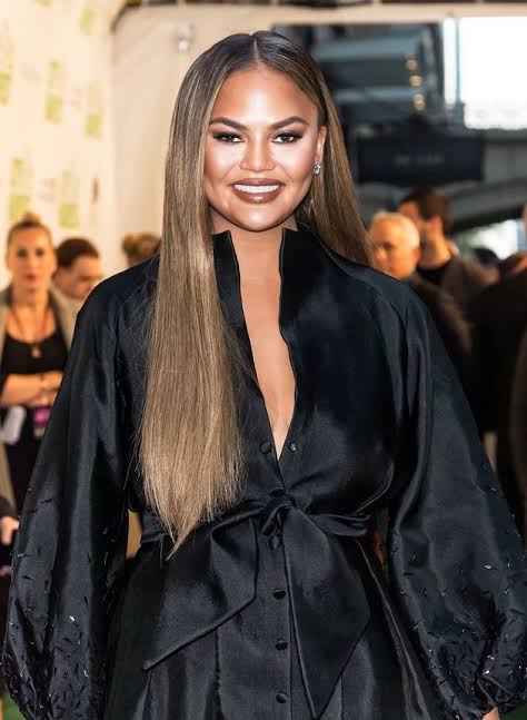 Chrissy Teigen Told To Apologize For Bullying Black Actress Quvenzhané Wallis When She Was Just 9 Year-Old