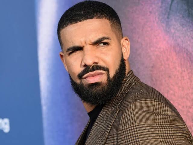 Basic Looking IG Model Claims She Spent The Weekend With Drake & He Paid Her