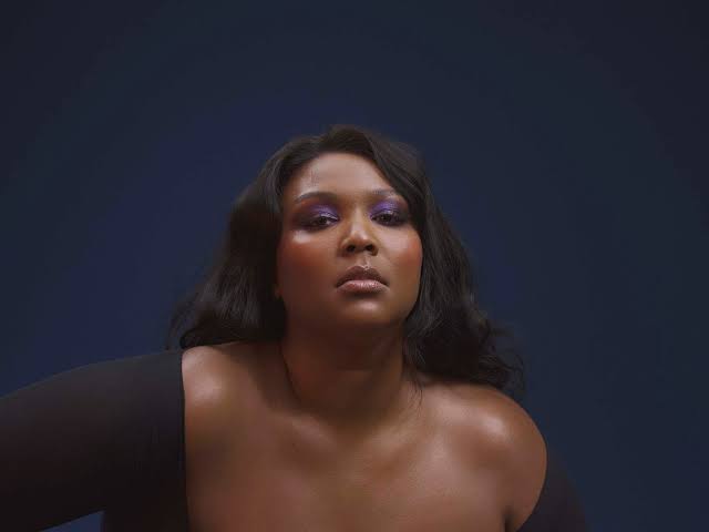 Lizzo Goes Skinny Dipping, 'Fat Rolls' Hide Her Intimate Areas