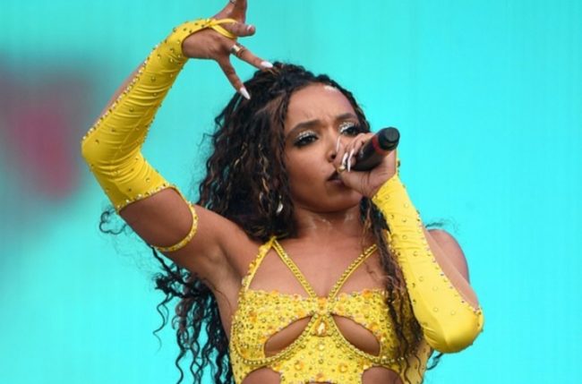 Twitter Reacts To Pop Singer Tinashe 'Struggle Body' At Made In America Concert