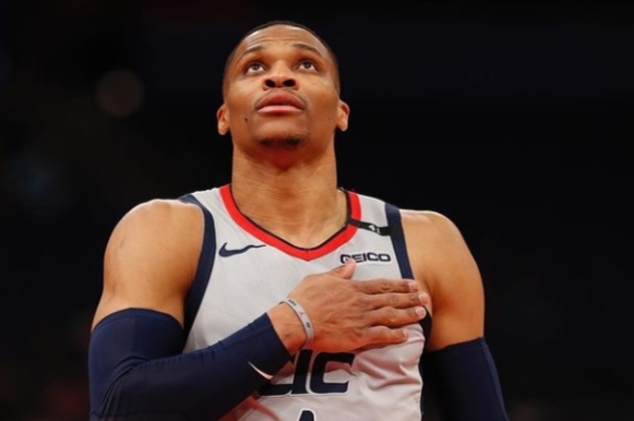 NBA Star Russell Westbrook Wears A DRESS To Fashion Show