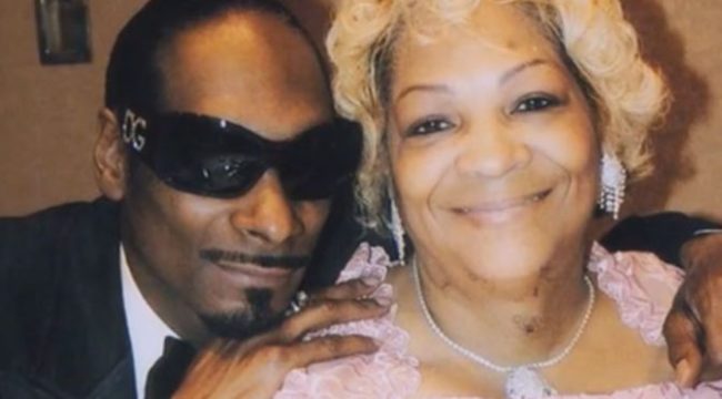 Snoop Dogg Announces His Mother Beverly Tate Is Late