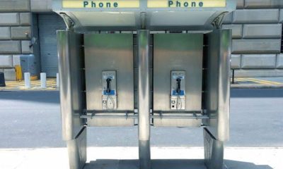 New York's Last Public Payphone Booth Removed By Workers - Video 