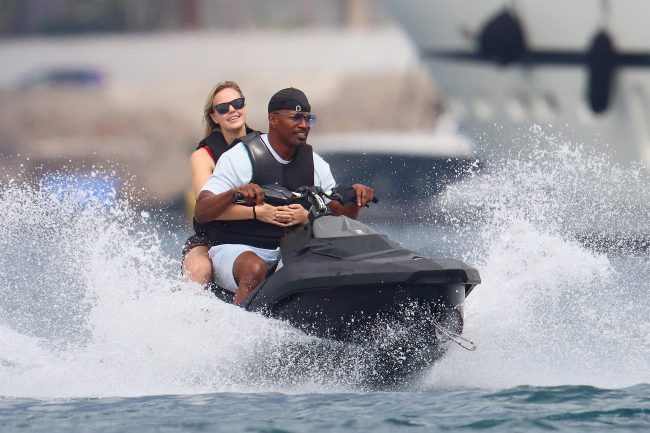 Jamie Foxx Spotted Making Out With New Blonde Girlfriend On A Yacht- Pics 