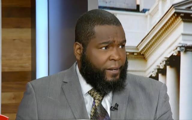 Video Shows Dr Umar Johnson Trying To ‘Pick Up’ White Girl At The Mall