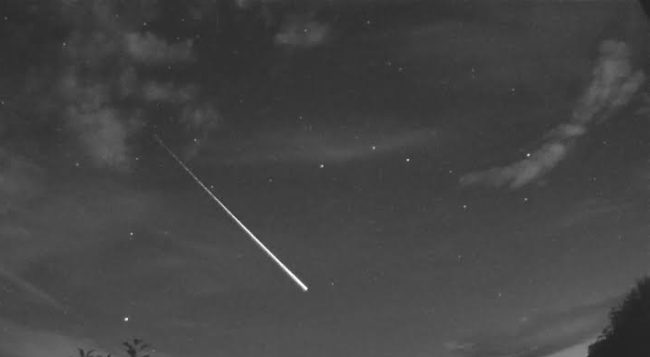 Slow-Moving Fireball Spotted Over Scotland & Northern Ireland