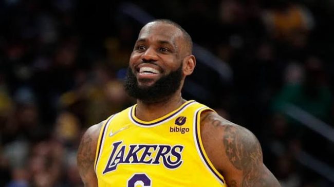 LeBron James' Hair Implant Failed, Here's What His Bald Spot Looks Like Now