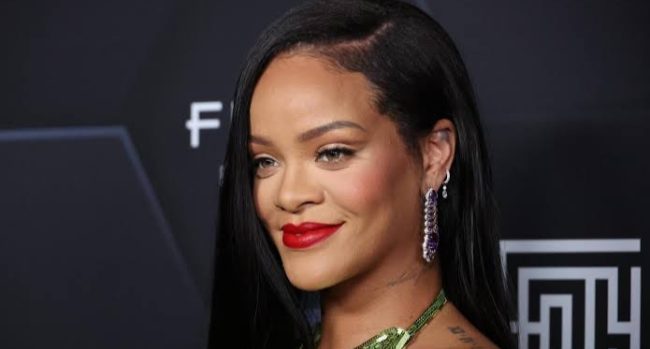 Rihanna Shows Off Her Post Baby Thick Figure In Sultry Corset Dress
