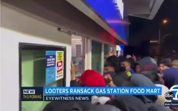 Large Mob Of Looters Ransack Gas Station Food Mart In Compton In Viral Video