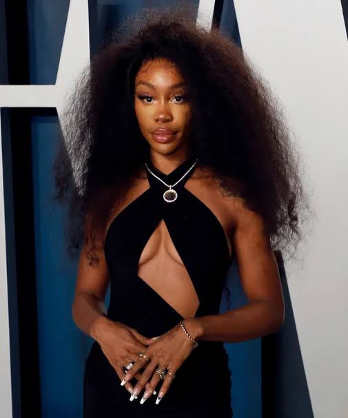 SZA Causes Stir With New Look After $100K Plastic Surgery