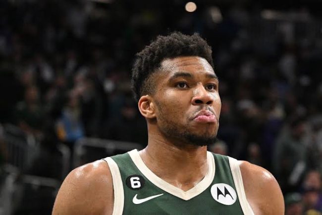 Giannis Antetokounmpo Announces Girlfriend Is Having 3rd Child.. With No Ring
