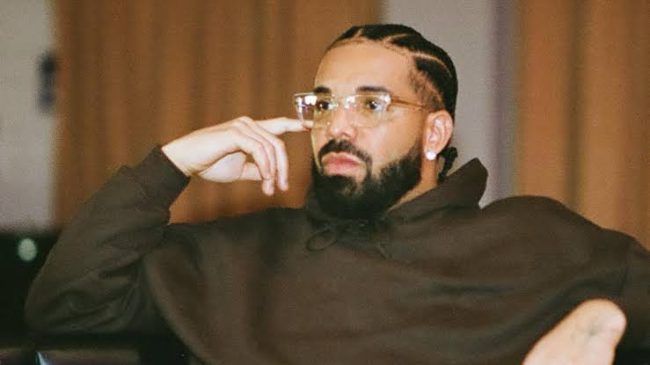 Drake Paints His Nails Yellow, Fans React