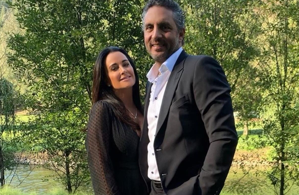 Real Housewives Of Beverly Hills Star Kyle Richards Denies Reports Her & Mauricio Umansky Are Getting A Divorce