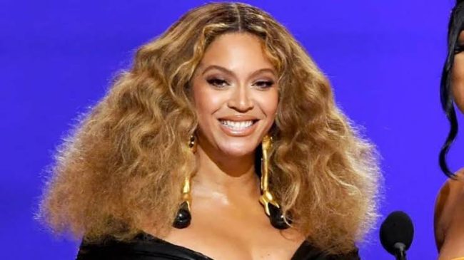 Beyonce Confirms She's Pregnant With Baby Number 4 During Renaissance Concert