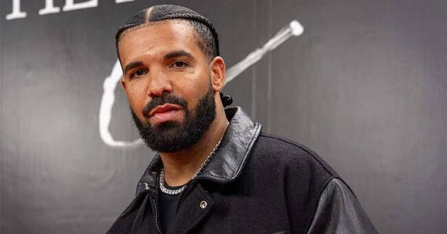 Drake Allegedly Changed Someone Else’s Number To ‘Mom’ In His Phone & Texted Himself 