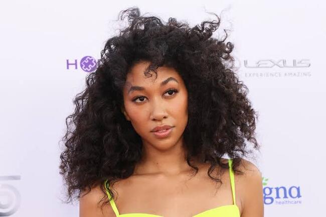 Aoki lee Simmons Asks People To Stop Commenting That She Looks Too Skinny 