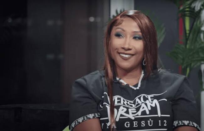 Blueface's Mother Karlissa Almost Drowned While Attempting To Twerk In The Water 